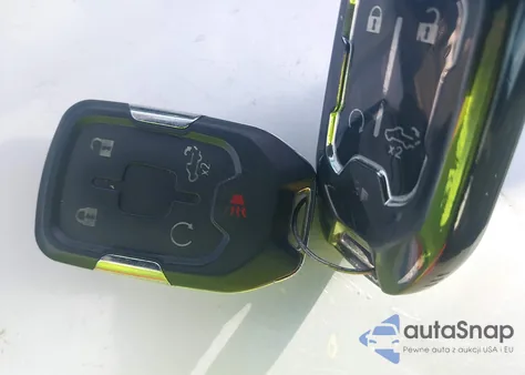 2019 Chevrolet Silverado 1500 High Country из США, поврежденный, VIN 1GCUYHED2KZ195490